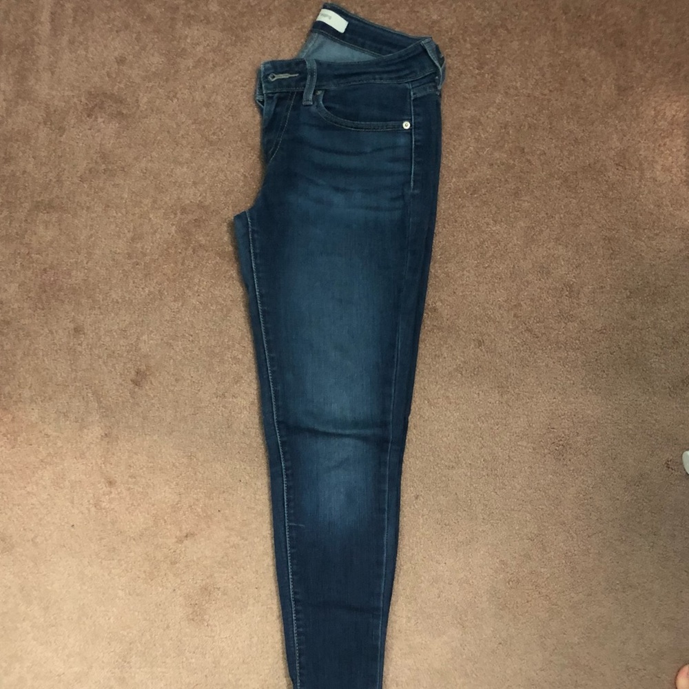 Levi’s skinny dark wash jegging